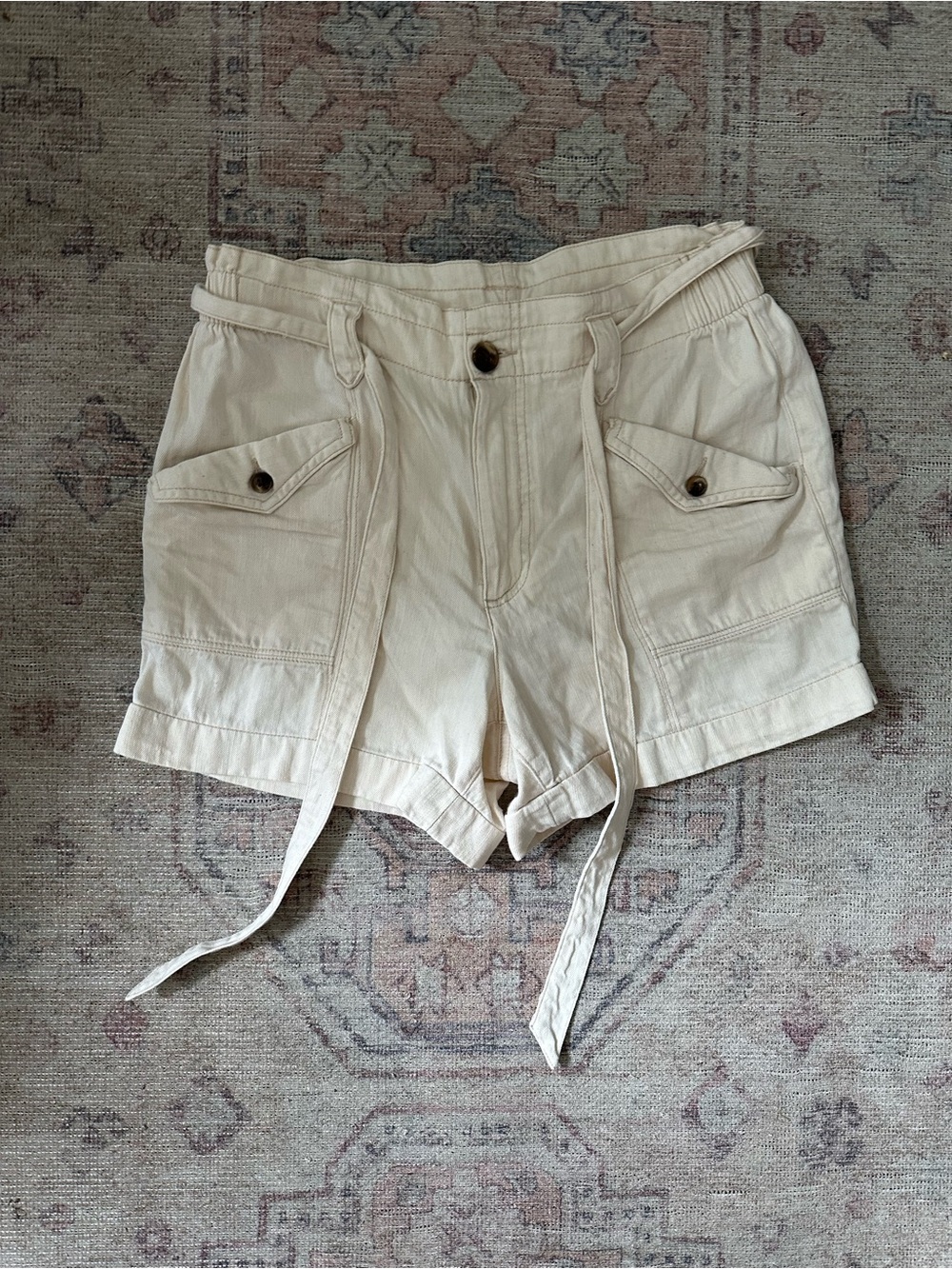 Old Navy Cream Cargo Tie-Waist Shorts